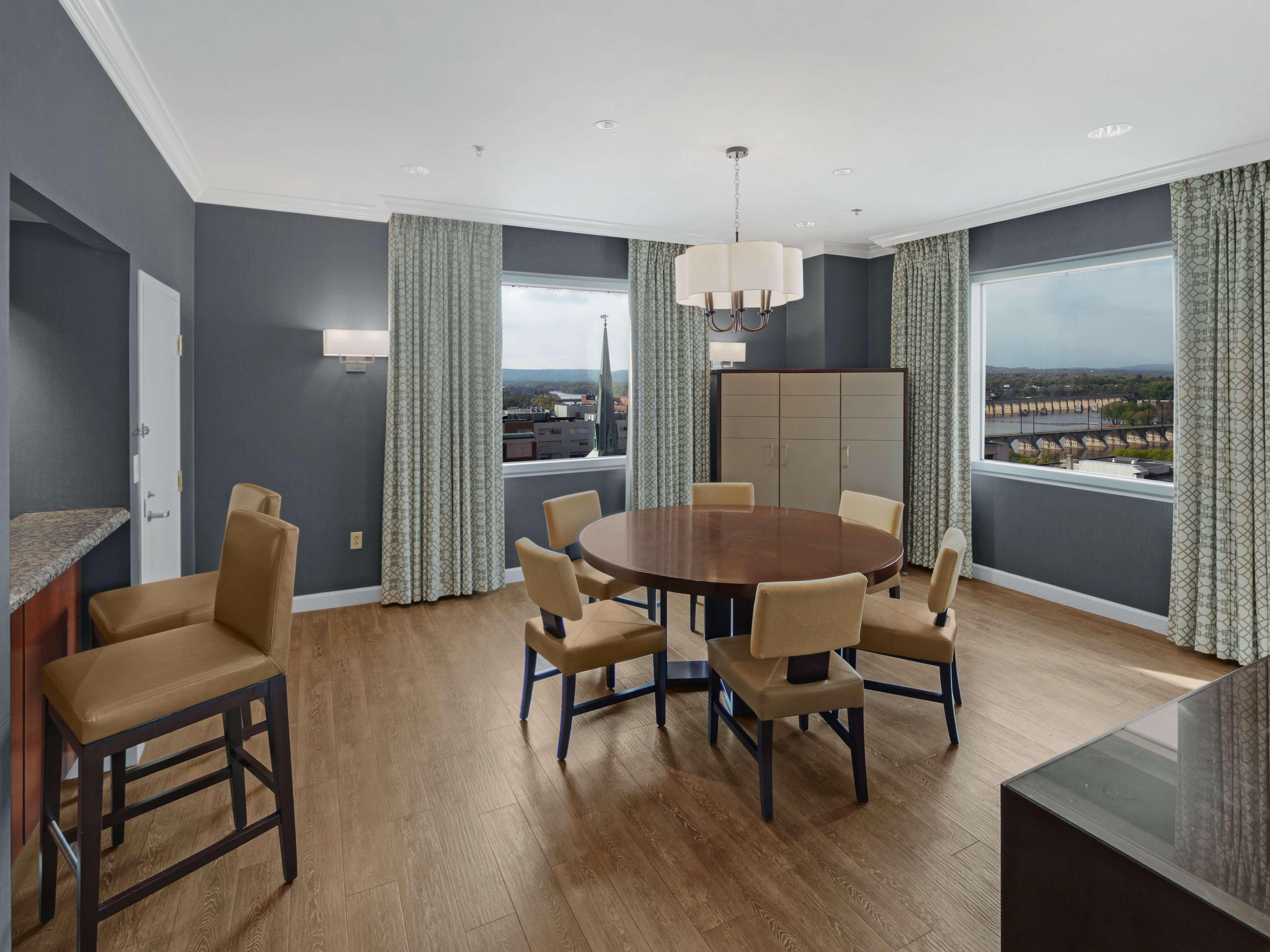 Hilton Harrisburg Near Hershey Park Eksteriør billede